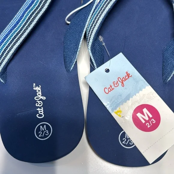 Cat & Jack Girls Blue Flip Flops – Size M (2/3) - Picture 4 of 5